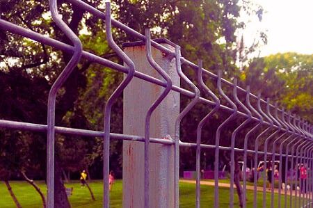 Imagine pentru categoria Stalpi gard metalici